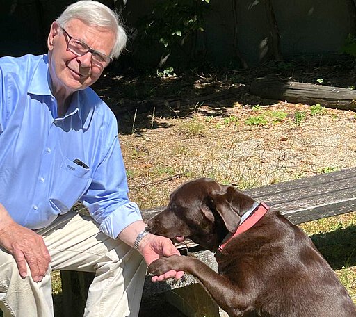 Karl Dersch mit Hündin Laika.