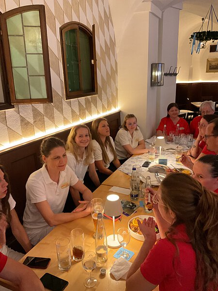 Das Team aus Tierärzten und Assistenten.