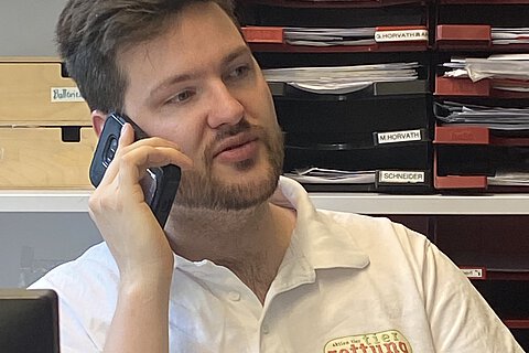 Tierarzt Maarten Mohnke. Tierarzt Maarten Mohnke.