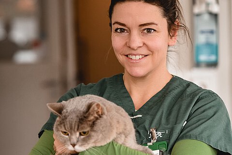 Dr. Anna Draschka ist Inhaberin der Tierarztpraxis Hadern. Dr. Anna Draschka, Inhaberin der Tierarztpraxis Hadern.