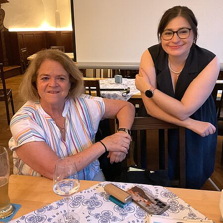 Fernanda Brey mit Beiratsmitglied Evelin Plötz.