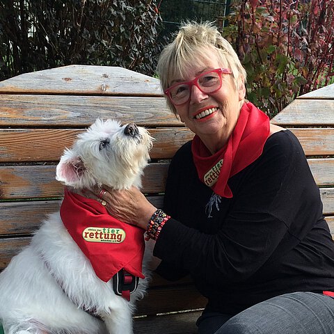 Regina Welk mit geliebter Flocke Regina Welk mit geliebter Flocke